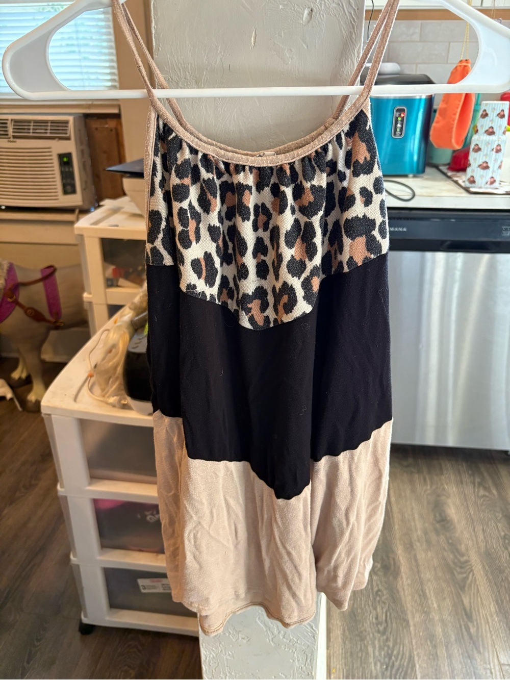Leopard-Print  tank in Black and Beige